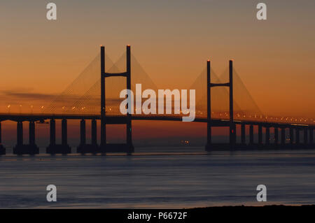 Autobahn M4 nach Wales über Zweiten Severn Crossing Bridge River Severn Estuary Gloucestershire, Großbritannien. Diese Brücke ist das 'neue' M4 Zweite Severn Crossing. Stockfoto