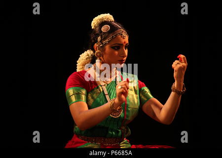 Bharathya natyam ist einer der klassischen Tanzformen Indiens von der Staat Tamil Nadu. Beliebt ist es nicht nur in Indien, sondern in der ganzen Welt Stockfoto