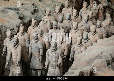 Lintong, Xi'an, Shaanxi/China - 15. Oktober 2014: Chinas berühmte Terracotta Krieger. Die Terrakotta-Armee ist eine Sammlung von Skulpturen, die die Stockfoto