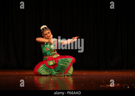 Bharatha natyam ist die klassische Form des Tanzes von Tamil Nadu. auf der ganzen Welt beliebt ist. Stockfoto