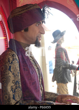 Auf Brighton Seafront, durch den Namen der Zoltar sitzt ein Wahrsager Roboter in einem Kiosk. Stockfoto