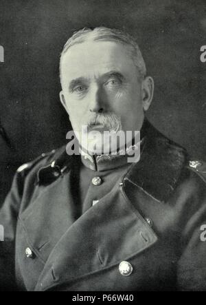 Feldmarschall John Denton Pinkstone Französisch, 1 Graf von Ypern (28. September 1852 - vom 22. Mai 1925), da die Viscount Französisch zwischen 1916 und 1922 bekannt. Anglo-irischen Offizier in der Britischen Armee. Er zeichnete sich Kommandeur der Kavallerie Division im Zweiten Burenkrieg, Chief der Kaiserlichen Generalstab 1912 trat jedoch über das Curragh Meuterei, und diente dann als der erste Oberbefehlshaber der British Expeditionary Force für die ersten beiden Jahre des Ersten Weltkrieges vor als Commander-in-chief dienen, Home Kräfte. Stockfoto