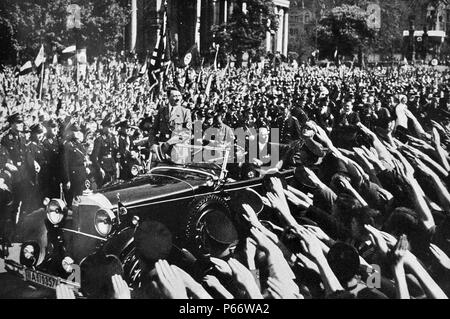 Adolf Hitler und Josef Goebbels treffen ausgewählte junge Nsdap Arbeitnehmer im Kanzleramt in Berlin, 1934 mit dem nationalsozialistischen Partei regionalen Führer bei einem Treffen in Berlin. Stockfoto