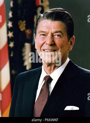 Ronald Reagan 1911-2004. 40. Präsident der Vereinigten Staaten. 1981-1989. Vor seiner Präsidentschaft war er als 33. der Gouverneur von Kalifornien, und war ein Radio, Film- und Fernsehschauspieler. Stockfoto