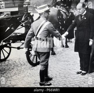 Rom - 4. November 1922 - Gruß an der König - Mussolini vor der Kirche St. Maria degli Angeli Stockfoto