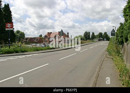 Straße Zugang zu Shenstone Station, Staffordshire. 2007 Stockfoto