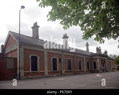 Die reich verzierte Fassade des stillgelegten Bahnhofsgebäude in Market Rasen, Lincolnshire. 2007 Stockfoto