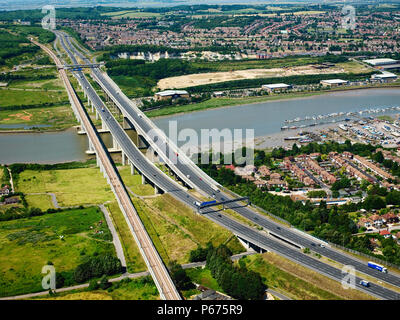 Luftaufnahme von Medway Bridge, Kent, Großbritannien Stockfoto