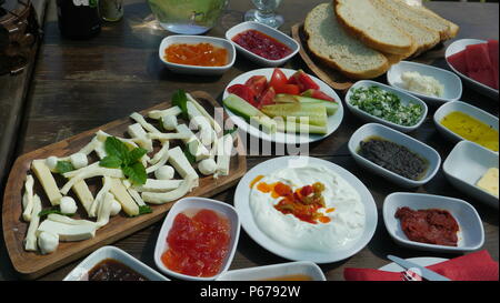 Traditionelles türkisches Frühstück Stockfoto