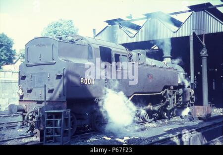 Bournemouth Schuppen mit einer BR-Standard 80000 Klasse 2-6-4T während der letzten Jahre von Dampf. Stockfoto