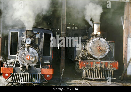 Kubas älteste Lokomotive ist dieser Baldwin 0-4-2 von 1878 (links). Der Veteran ist mit der Nr. 1207 eine 2-4-0-T von Henschel von Cassel Deutschland 1912 als integrierte gesehen Stockfoto