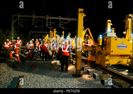 Festlegung neuer Track in Bourne End im August 2003 während der West Coast Main Line upgrade. Stockfoto