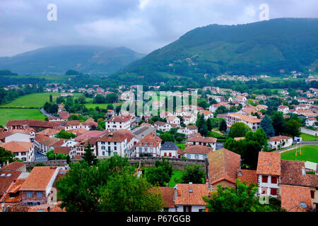 Anzeigen von Saint Jean Pied de Port als von der Citadelle, Frankreich Stockfoto