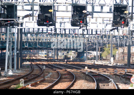 Der Great Western Railway. Blick vom westlichen Ende der Paddington Station auf der Suche nach Reading. Oktober 2004. Stockfoto