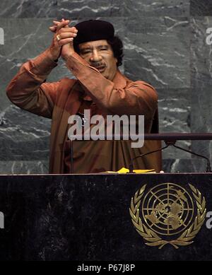 Muammar al-Gaddafi (1942 - 20. Oktober 2011); Libysche Revolutionär und Politiker; Herrscher über Libyen seit 42 Jahren. Die Macht durch einen Staatsstreich 1969. Die UN-Generalversammlung 2009 Stockfoto