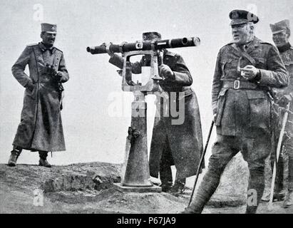 Prinz Alexander von Serbien mit Konteradmiral Troubridge in der Nähe von Belgrad 1915 Stockfoto