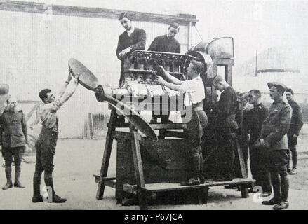 Royal Flying Corps montieren Flugzeuge in Farnborough;   England während Weltkrieges einer 1917 Stockfoto