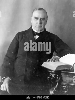 Präsident William McKinley (1843-1901) war der 25. Präsident der Vereinigten Staaten, aus, 4. März 1897 dienen, bis zu seiner Ermordung im September 1901, sechs Monate nach seiner zweiten Amtszeit. McKinley führte die Nation zum Sieg im spanisch-amerikanischen Krieg, Schutzzölle der amerikanischen Industrie zu fördern, und hielt die Nation auf dem Gold Standard in einer Ablehnung der inflationären Vorschläge. Stockfoto