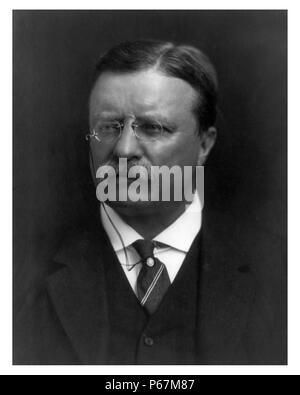 Theodore Roosevelt (1858 - 1919) war ein US-amerikanischer Politiker, Autor, Naturforscher, Explorer und Historiker, der als 26. Präsident der Vereinigten Staaten gedient. Stockfoto