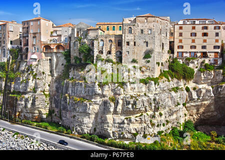 Die Stadt von Tropea, in der Provinz von Vibo Valentia, Kalabrien, Italien. Stockfoto