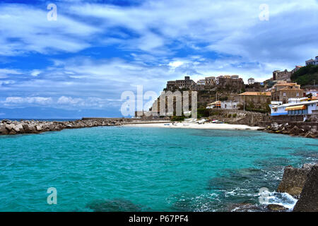 Die Stadt Pizzo Calabro in der Provinz Vibo Valentia, Kalabrien, Italien. Stockfoto