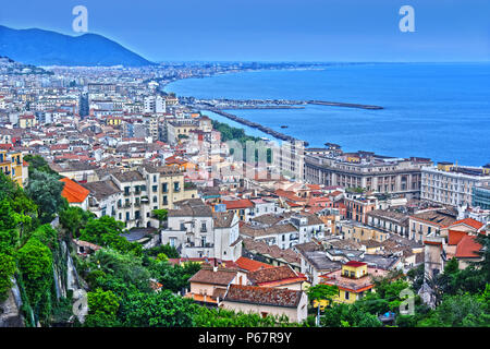 Panoramablick von Salerno, Kampanien, Italien. Stockfoto