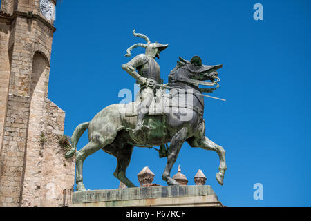 Reiterstandbild von Francisco Pizarro an der Plaza Mayor in Trujillo, Extremadura, Spanien Stockfoto