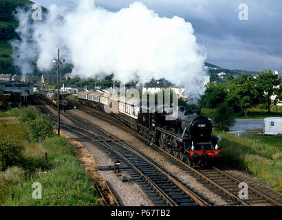 Royal Scotsman. Nr. 44767 George Stephenson Blätter Fort William nach Mallaig Kreuzung auf dem Weg nach Mallaig. 09.07.1986. Stockfoto