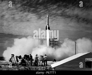 Der erste US-Test von einem erfassten deutschen V2, 1946. Am Ende des Krieges, begann ein Wettlauf zwischen den USA und der UDSSR als viele V2-Raketen und Mitarbeiter abzurufen, wie möglich. Stockfoto