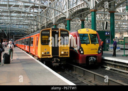 Strathclyde Passenger Transport Services stand von Glasgow Central Station. Juli 2004. Stockfoto