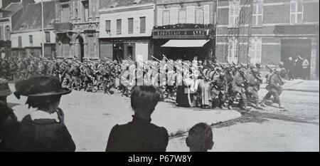 Deutsche Armee befindet sich in der französischen Stadt Amiens 1914. Zu Beginn des Ersten Weltkriegs, im August 1914, Amiens war die Basis für die britischen Expeditionskorps wurde. Es wurde von der Deutschen Armee am 31. August 1914 erfasst, sondern durch die Franzosen am 28. September wieder eingefangen. Stockfoto