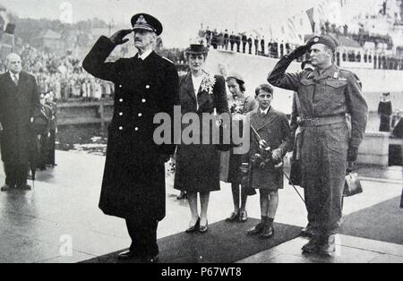 König Haakon, Crown Princess Martha, Prince Olav, und Prinz Harald von Norwegen zurück zur Startseite nach der Befreiung von Norwegen nach dem Zweiten Weltkrieg Stockfoto