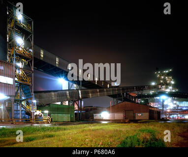 Voest Alpine Stahl Werk. Die voestalpine AG ist ein internationales Stahlunternehmen in Linz, Österreich. Das Unternehmen ist aktiv in Stahl-, Automobil-, railw Stockfoto