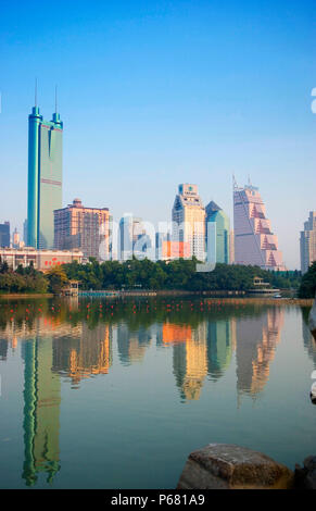 Shenzhen Skyline mit landmark Diwang Gebäude, Guangdong, China Stockfoto