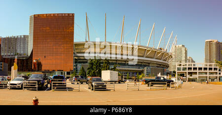 Panorama Foto, das Rogers Arena, die Vancouver professioneller Sport und Konzerte. Dieser Arena liegt im Zentrum von Downtown Stockfoto