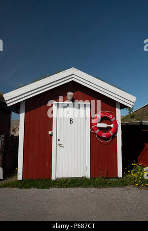 Typische rote Hütte in Norwegen Stockfoto