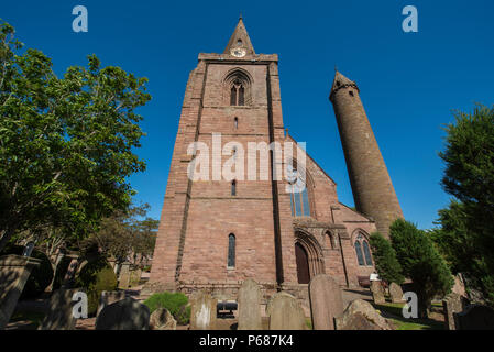 Brechin Kathedrale und der runde Turm, Angus, Schottland. Stockfoto