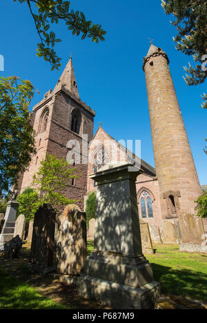 Brechin Kathedrale und der runde Turm, Angus, Schottland. Stockfoto