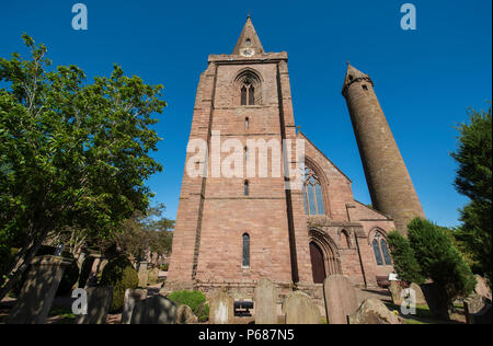 Brechin Kathedrale und der runde Turm, Angus, Schottland. Stockfoto