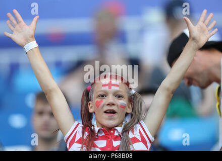 Kaliningrad, Russland. 28 Juni, 2018. Ein Ventilator ist vor der 2018 FIFA World Cup Gruppe G Übereinstimmung zwischen England und Belgien in Kaliningrad, Russland, 28. Juni 2018 gesehen. Credit: Xu Zijian/Xinhua/Alamy leben Nachrichten Stockfoto