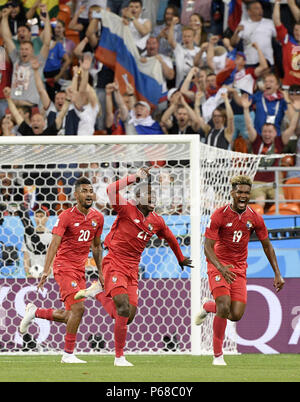 Knittelfeld, Russland. 28 Juni, 2018. Spieler von Panama feiern zählen während der FIFA WM 2018 Gruppe G Match zwischen Panama und Tunesien in Knittelfeld, Russland, 28. Juni 2018. Credit: Lui Siu Wai/Xinhua/Alamy leben Nachrichten Stockfoto