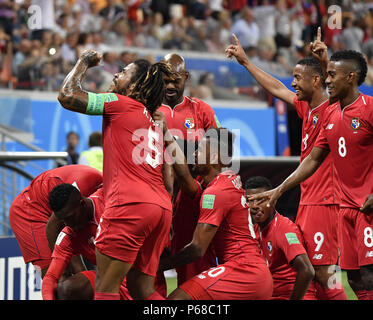 Knittelfeld, Russland. 28 Juni, 2018. Spieler von Panama feiern Scoring ihrer Mannschaft während der FIFA WM 2018 Gruppe G Match zwischen Panama und Tunesien in Knittelfeld, Russland, 28. Juni 2018. Credit: Er Canling/Xinhua/Alamy leben Nachrichten Stockfoto