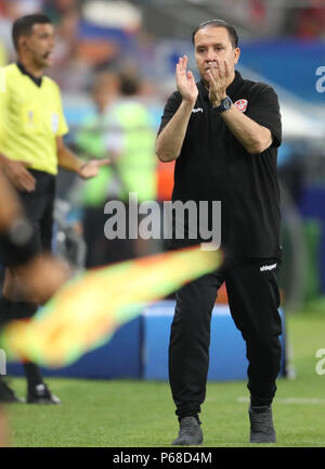 Knittelfeld, Russland. 28 Juni, 2018. Tunesien Haupttrainer Nabil Maaloul an der Seitenlinie während der FIFA WM 2018 Gruppe G Fußballspiel zwischen Tunesien und Panama an der Steiermark Arena, in Knittelfeld, Russland, 28. Juni 2018. Credit: Mokhtar Hmima/dpa/Alamy leben Nachrichten Stockfoto