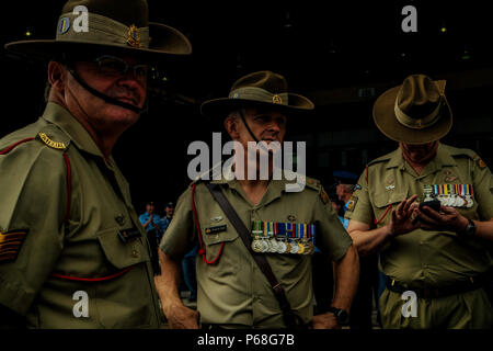 BUTTERWORTH, MALAYSIA - 29. Juni: der Royal Australian Air Force (RAAF) beobachten Sie die Parade inconjuntion das 60-jährige Jubiläum der Zusammenarbeit zwischen Royal Malaysia Air Force (RMAF) und die raaf in Butterworth Air Base, Malaysia am 29. Juni 2018. Royal Australian Air Force Butterworth, offiziell den Betrieb auf Juni 1958 während der japanischen Invasion nach dem Ende des Zweiten Weltkrieges, heute mehr als 167 Air Force zwischen RAAF und RMAF ein Teil in dieser Feierlichkeiten. Foto von Samsul sagte/NipponNews (Malaysia). Stockfoto