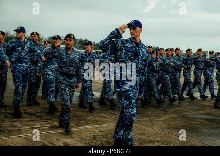 BUTTERWORTH, MALAYSIA - 29. Juni: eine Kombination Parade durch die Royal Australian Air Force (RAAF) mit Royal Malaysian Air Force (RMAF) in Conjuntion das 60-jährige Jubiläum der Zusammenarbeit zwischen Royal Malaysia Air Force (RMAF) und die raaf in Butterworth Air Base, Malaysia am 29. Juni 2018. Royal Australian Air Force Butterworth, offiziell den Betrieb auf Juni 1958 während der japanischen Invasion nach dem Ende des Zweiten Weltkrieges, heute mehr als 167 Air Force zwischen RAAF und RMAF ein Teil in dieser Feierlichkeiten. Foto von Samsul sagte/NipponNews (Malaysia). Stockfoto