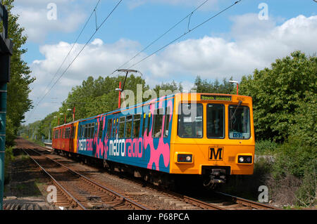 Der Tyne and Wear Metro Straßenbahn System auf Newcastle zentriert und verwendet viel von der alten NER Vorstadt elektrischen Netzwerk, das war in den späten bestromt Stockfoto