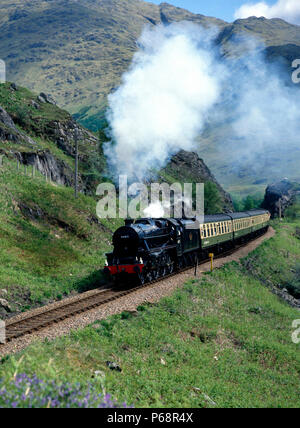 West Highlander. Nr. 44871 klettert in Richtung Glenfinnan Station auf dem Weg von Fort William nach Mallaig. 25.05.2989. Stockfoto