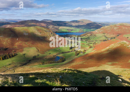 Blick über das Tal in Richtung Ullswater Boredale von Beda fiel im Nationalpark Lake District, Cumbria. England. Stockfoto