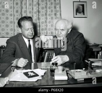 Foto von Herr Dag Hammarskjöld (1905-1961) und der israelische Ministerpräsident Ben Gurion (1886-1973). Datierte 1959 Stockfoto