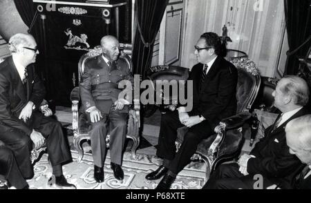 Francisco Franco Bahamonde (1892-1975), Diktator von Spanien von 1939 bis zu seinem Tod im Jahr 1975; mit US-Außenminister Henry Kissinger 1973 Stockfoto